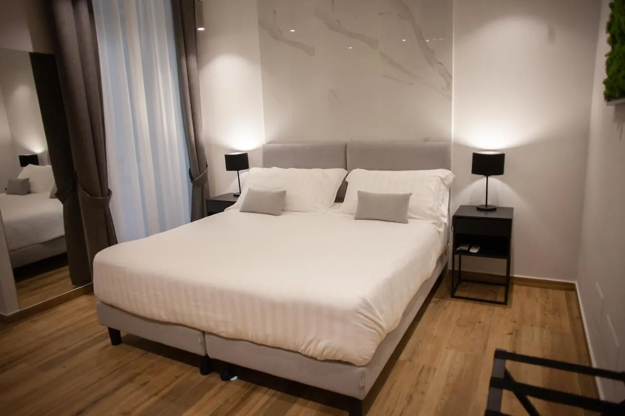 4Heavens_Naples Hotel
